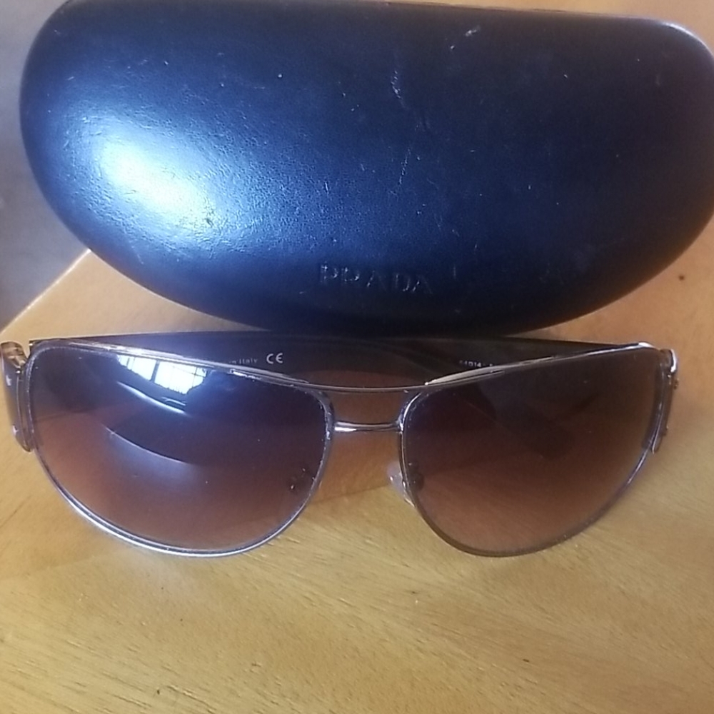 Sunglasses - Picture 3 of 4